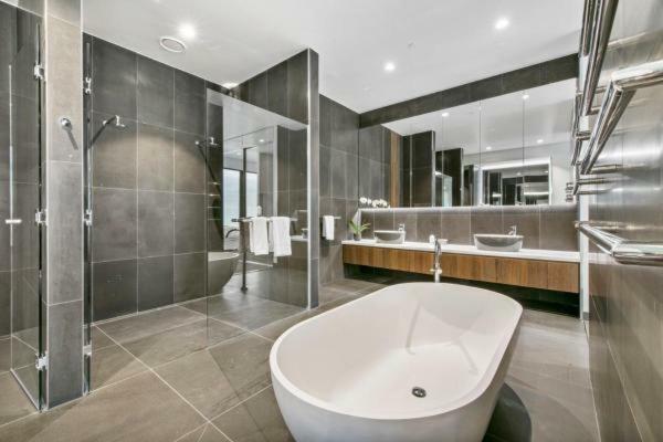 Experience Platinum Hotel Apartments Melbourne Exterior photo