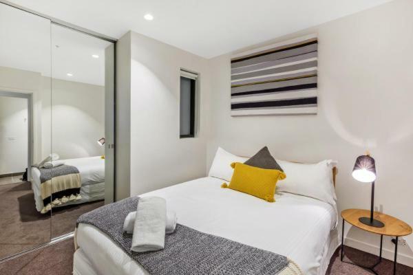 Experience Platinum Hotel Apartments Melbourne Exterior photo