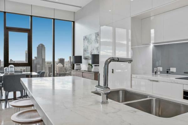 Experience Platinum Hotel Apartments Melbourne Exterior photo